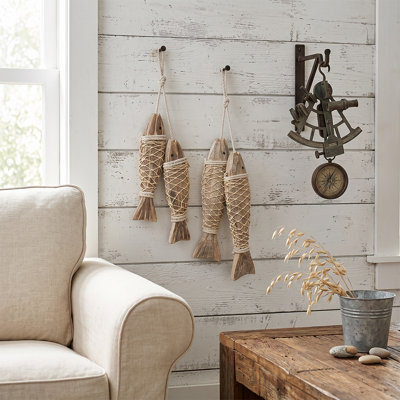 2-Piece Rustic Wooden Fish Wall Hanging Set - Coastal Nautical Decor with Rope Netting for Beach House or Living Room
