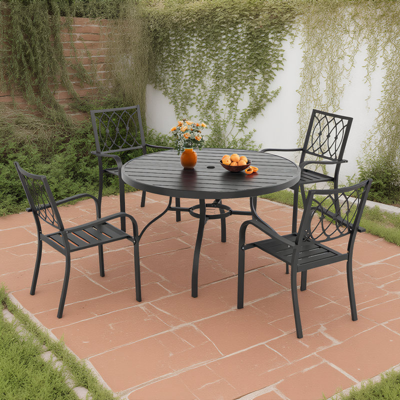 Ensemble de table d'extérieur à l'épreuve de la rouille 47 po 47 po avec trou pour parasol et 4 chaises empilables, Noir