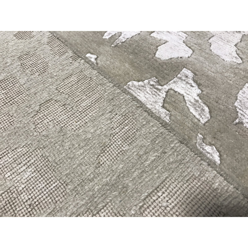 Hand-Knotted High-Quality Beige Area Rug