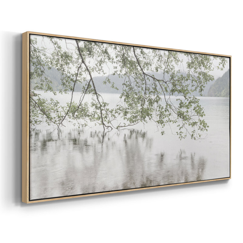 Lake Crescent Rainy Day - Toile tendue avec châssis encadré - Prêt à être accroché, H 17 po x l 33 po, Naturel