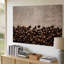Toile, composition en gros plan avec un art mural sombre et dispersé de grains de café bruns disposés avec art le long du bord inférieur-1786863944