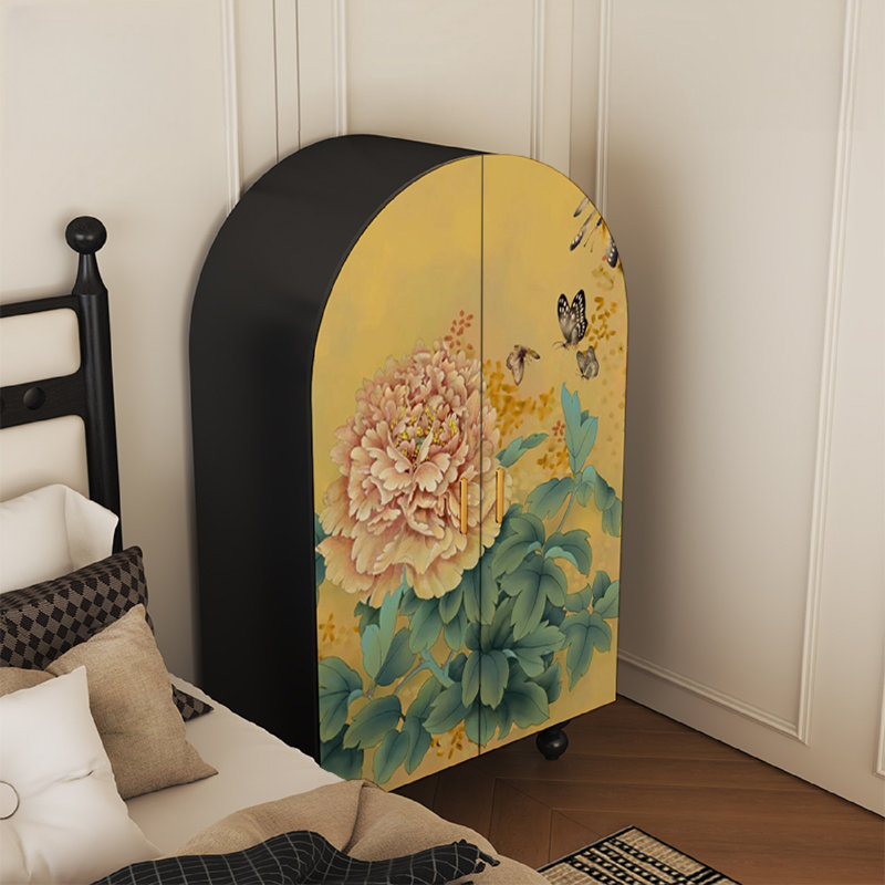 Armoire arquée avec tablettes et portes