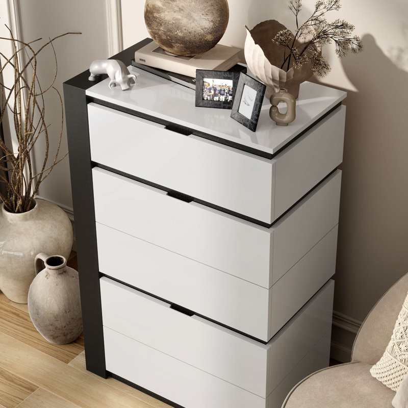 Carilla 31.5" W 5-Drawer Modern Dresser