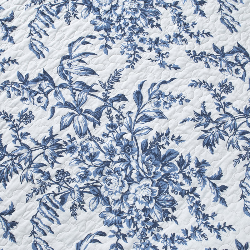 Delft Blue Floral Cotton Full Quilt Set with Shams