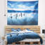 Tapisserie paysage marin avec ciel nuageux au-dessus du lac-28505735