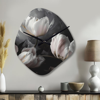 Horloge murale crème en forme de tulipe Krew