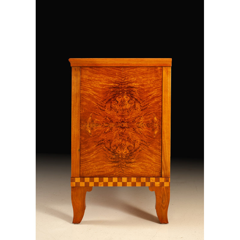 Bachelor's Chest