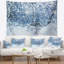 Paysage urbain recouvert de tapisserie enneigée-28497069