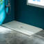 Base de douche à drain zéro avec seuil central Lyon, L 60 po x l 36 po Lyon, plaque de drain décorative assortie et bride de carrelage, accès pour fauteuil roulant, profil bas-114867581
