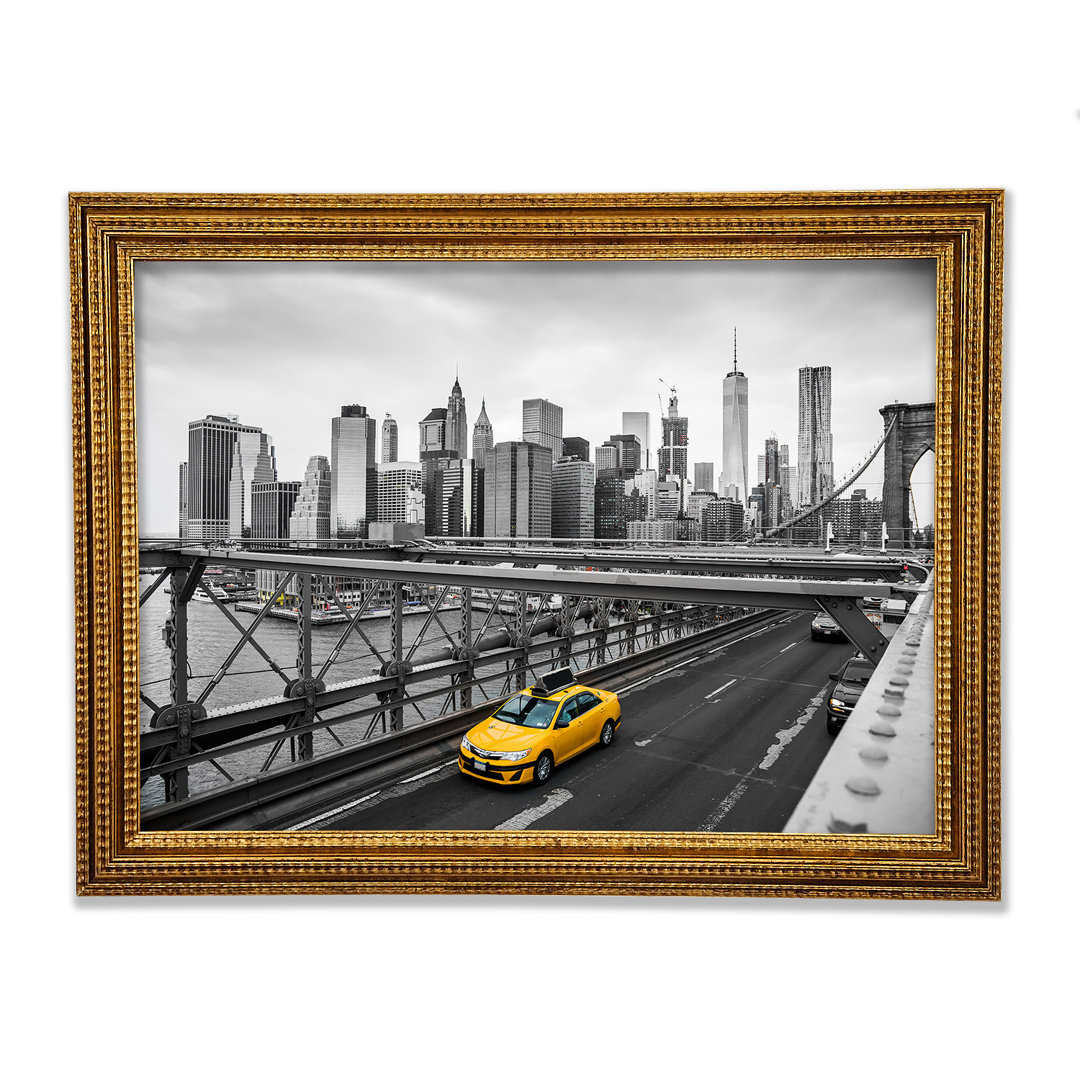 Gelbes Taxi auf der Brooklyn Bridge - Einzelne Bilderrahmen Kunstdrucke