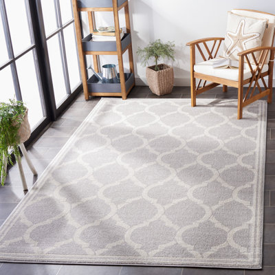 Ammundsen Geometric Light Grey/Ivory Area Rug