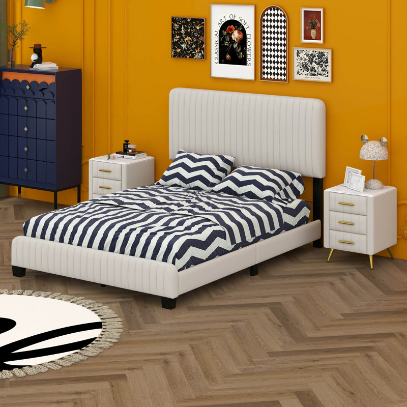 Lit plateforme tapissier avec deux tables de chevet Nayelin, Double, Beige