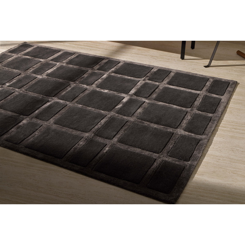 Plaid Area Rug in Black, Rectangle 5'6" x 7'9"