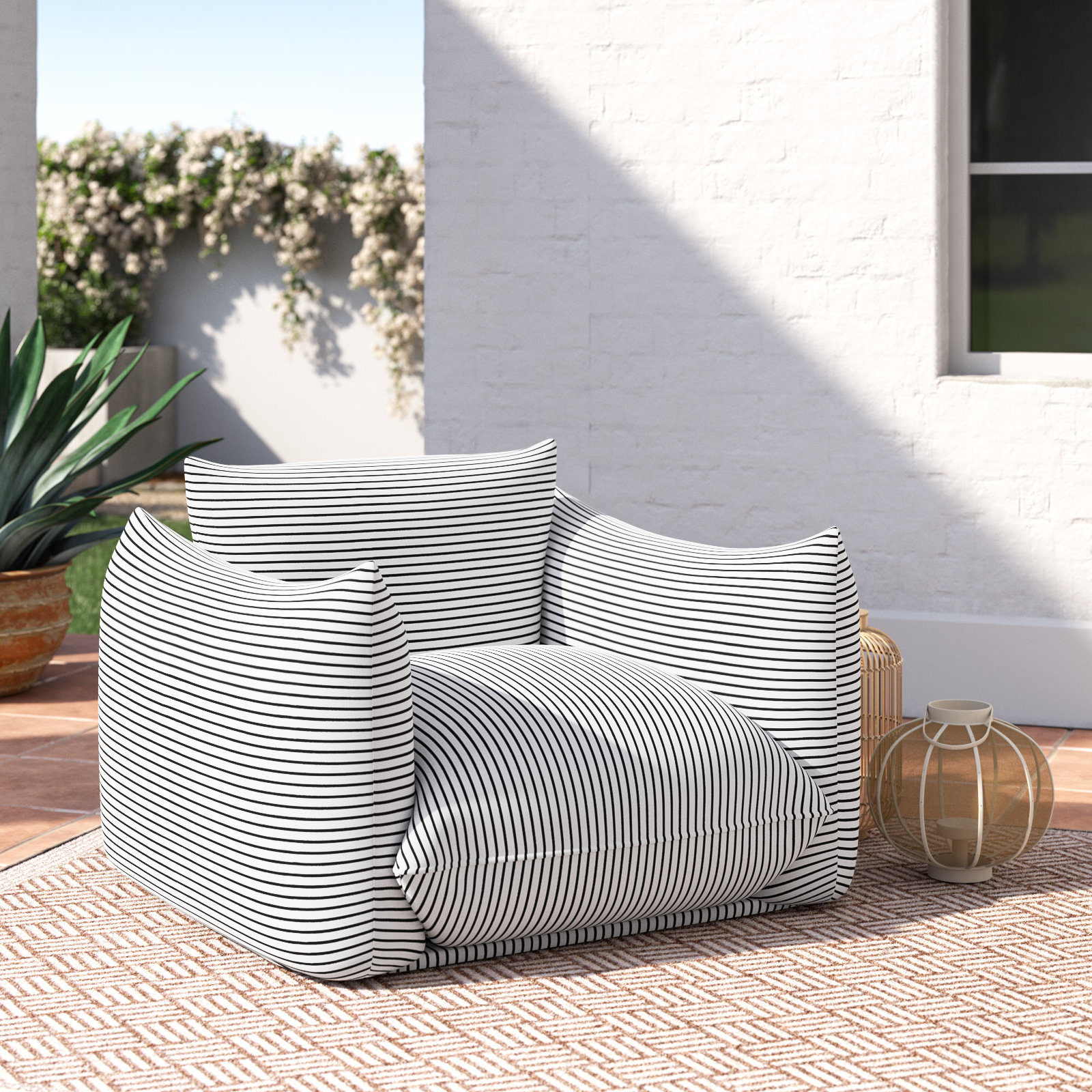 Patio Lounge Chair, Black/White