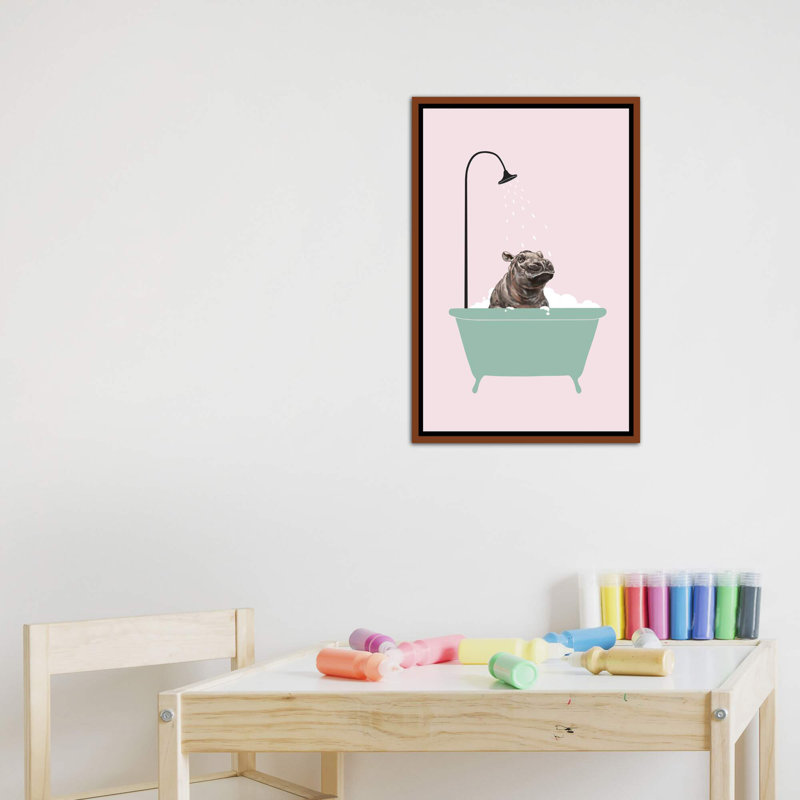Hippopotame dans une baignoire, art encadré, H 26 po x l 18 po x P 1,5 po, Toile avec cadre en bois classique