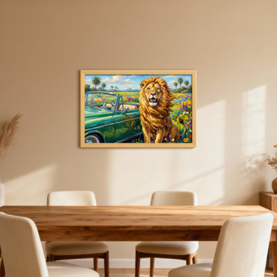 Animaux lion debout à côté d'une voiture verte dans un champ de fleurs