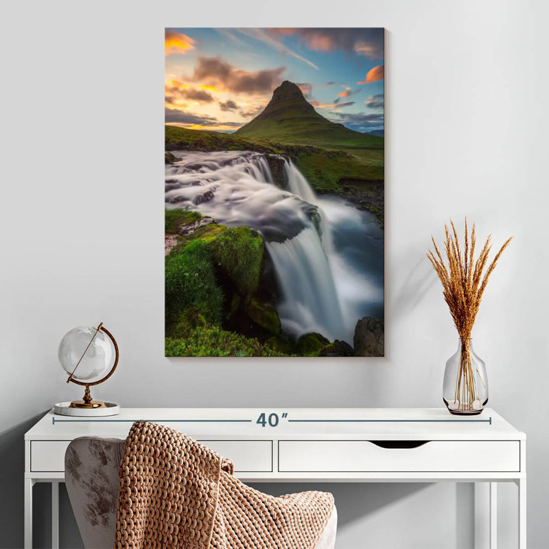 Alvord Kirkjufell, soleil de minuit I, H 30 po x l 20 po