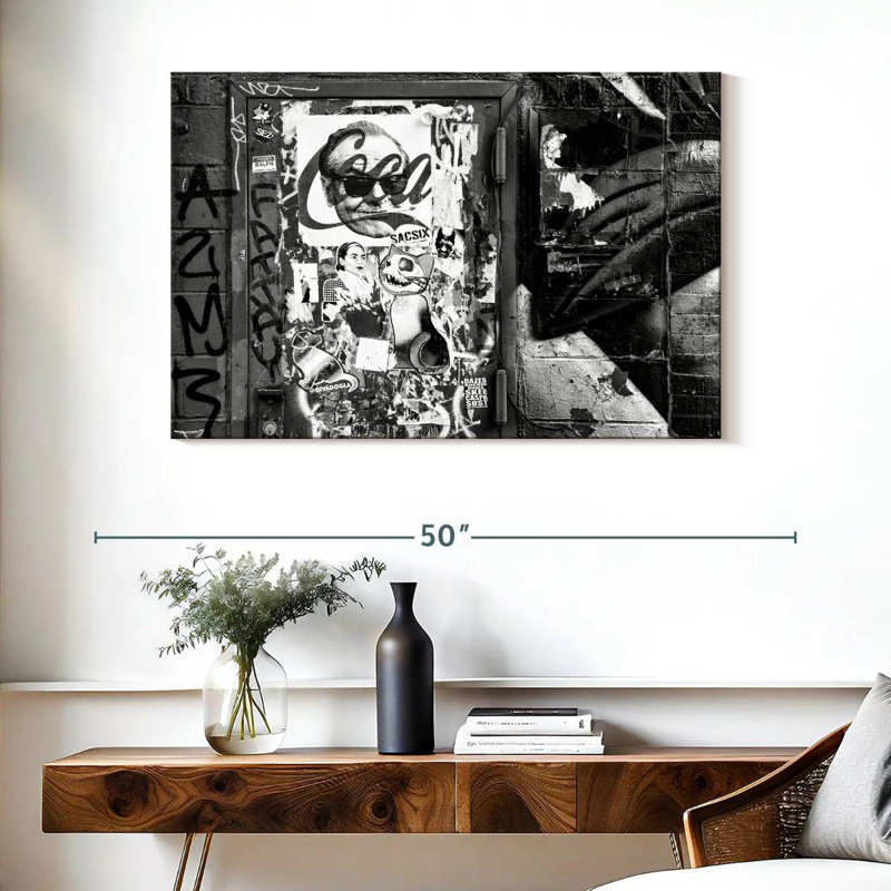Sireci Manhattan, 26" H x 39" W