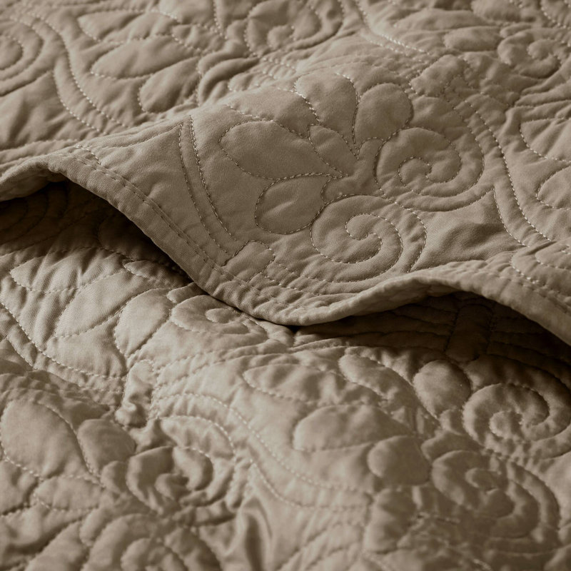 Quebec Oversized Quilted Throw, Khaki