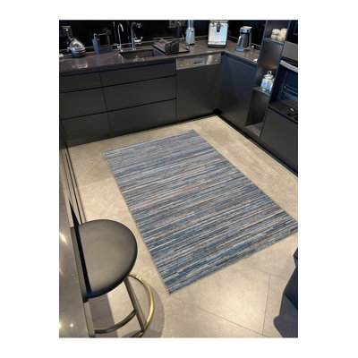 Tapis décoratif multicolore à rayures multicolores