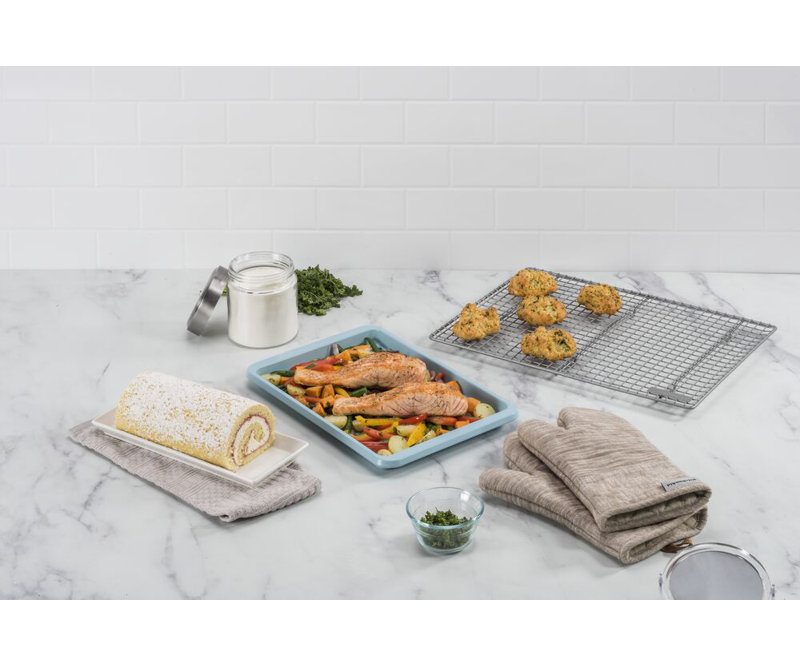 9X13in Nonstick Aluminized Steel Baking Sheet, Beetroot, Wildflower