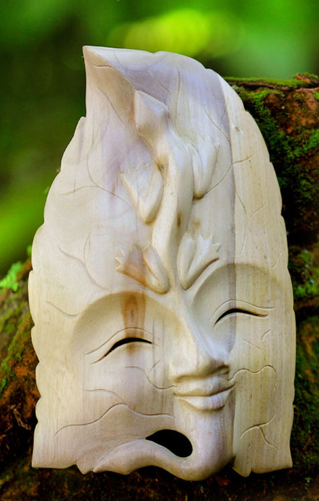 Décoration murale masque en bois