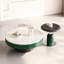 Table basse 34,6 po ronde en marbre avec base cannelée verte et piédestal en bois de frêne