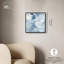 Art Remedy, toile abstraite bleue délavée où les nuages se rassemblent III-111606367-111143490