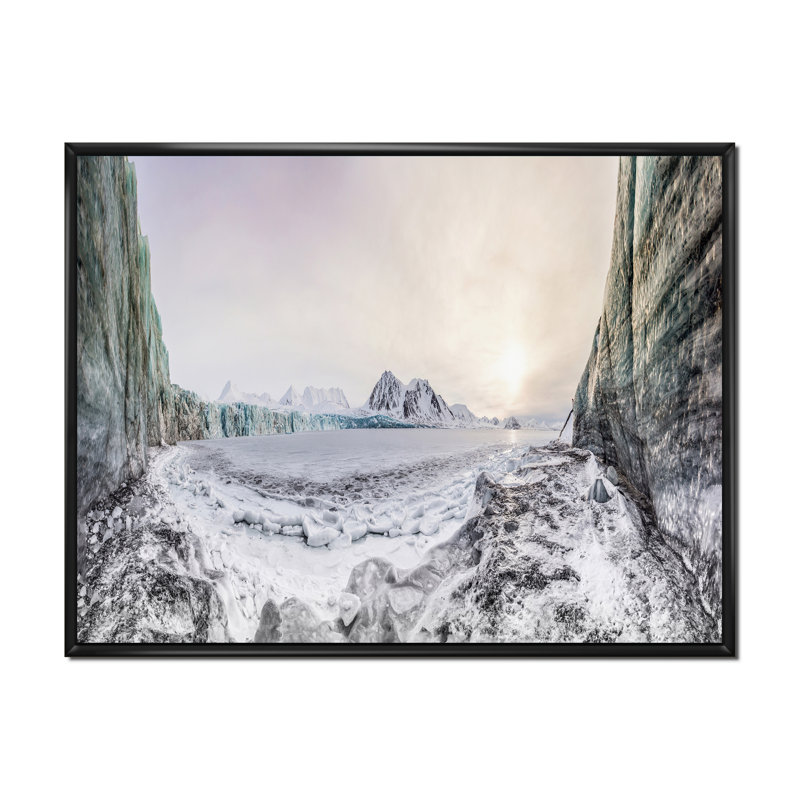 Vue panoramique du paysage arctique - Photographie sur toile, H 24 po x l 32 po, Cadre flottant noir