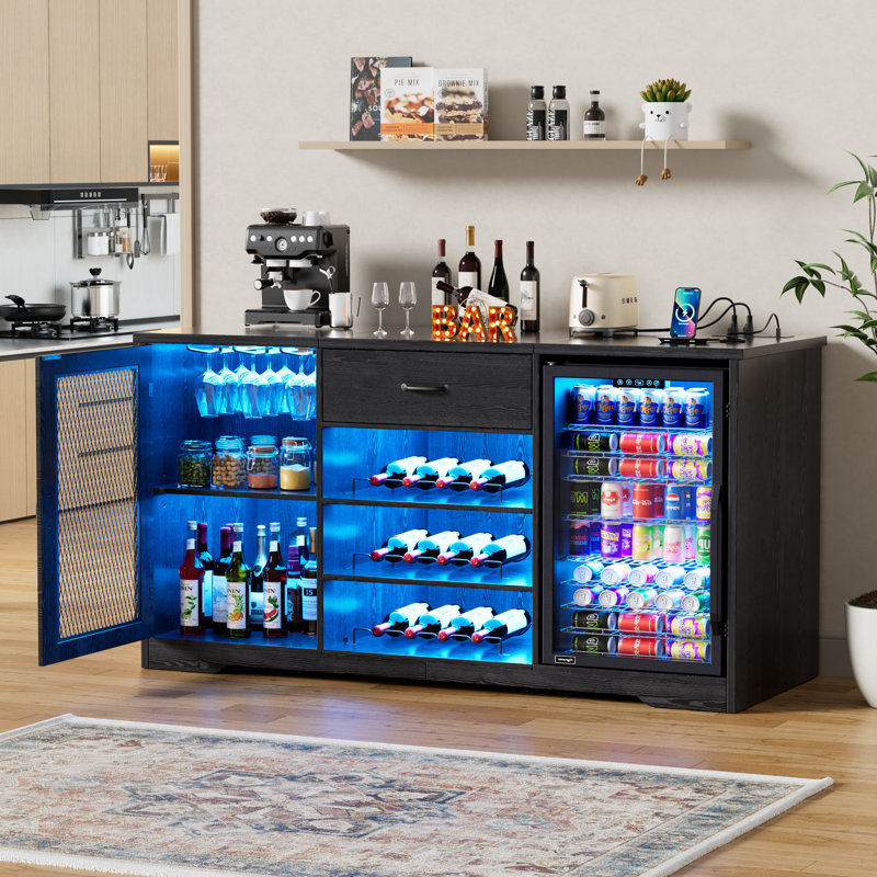 Armoire bar 63 "avec espace réfrigérateur et lumière à DEL, armoire à vin moderne avec support à vin, station de charge, tiroir, buffet pour la salle à manger de cuisine