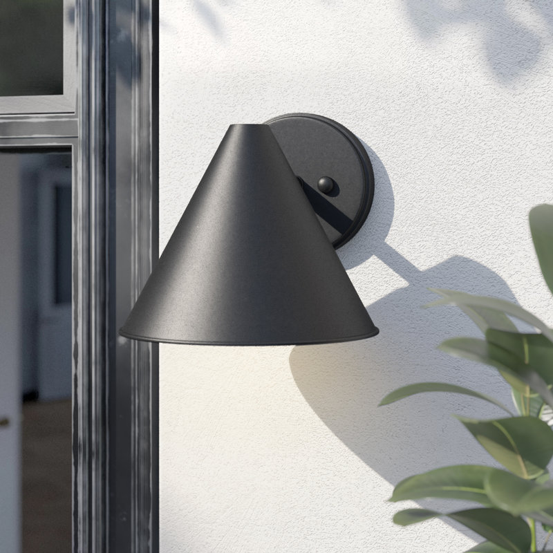 Petite lanterne murale d'extérieur à une lumière Crittenden de Génération Éclairage , H 7,63 po x l 8 po x P 8 po, Oui