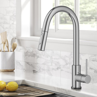 Robinet d'évier de cuisine à poignée simple Kraus Oletto