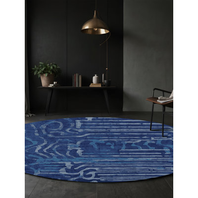 Tapis bleu soyeux et moelleux