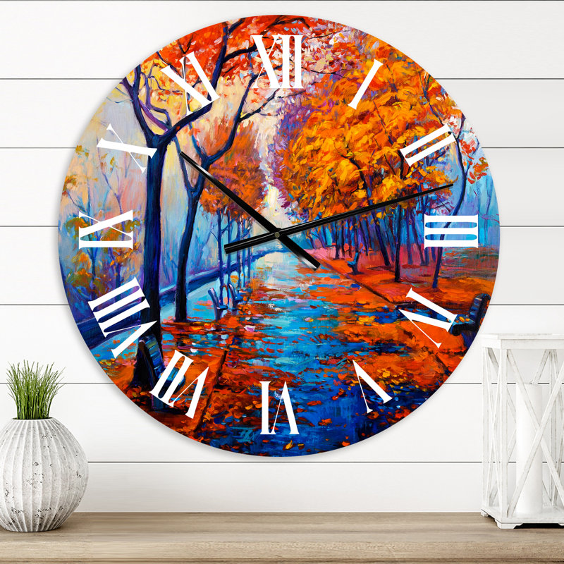 Petite route à travers le paysage d'automne orange III - Horloge murale traditionnelle, Petit
