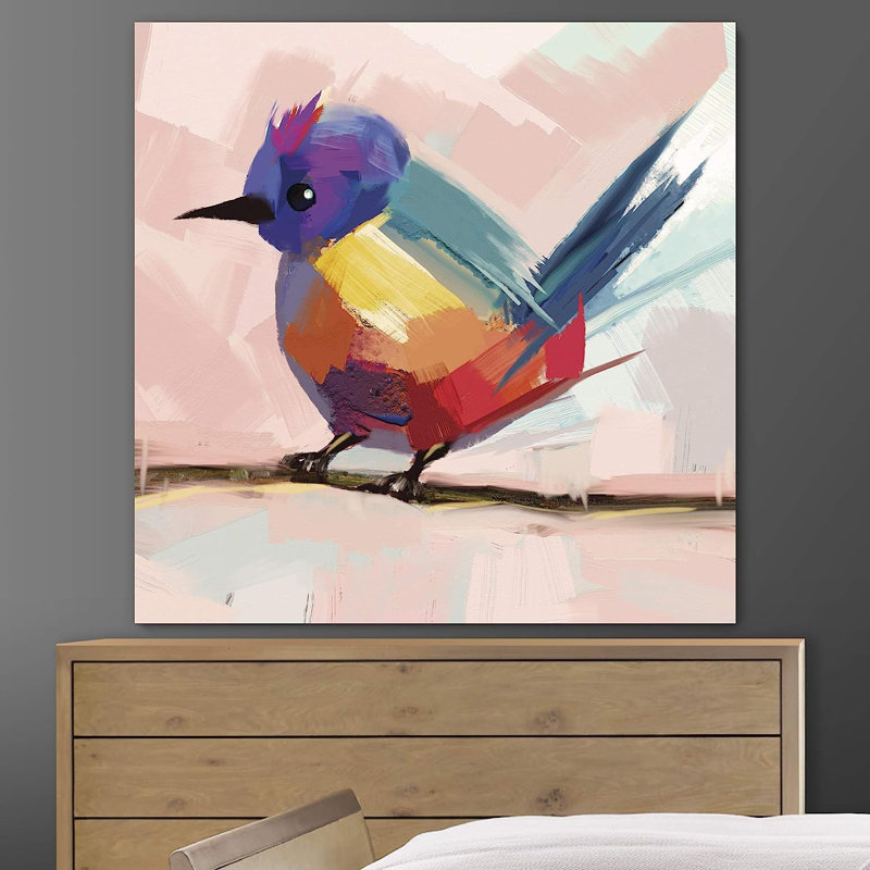 Mignon arc-en-ciel de couleur arc-en-ciel avec une plume rouge sur fond rose, H 24 po x l 24 po x P 1,5 po