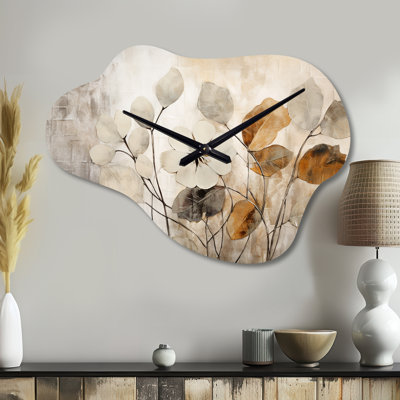 «Beige Botanical Impressions III - Cloud Botanicals», horloge murale en métal beige