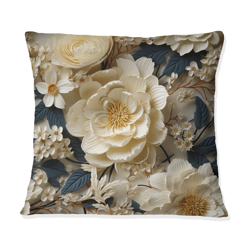 Radiant Lace Inspired Floral Botanics IV - Coussin décoratif imprimé floral, H 16 po x l 16 po