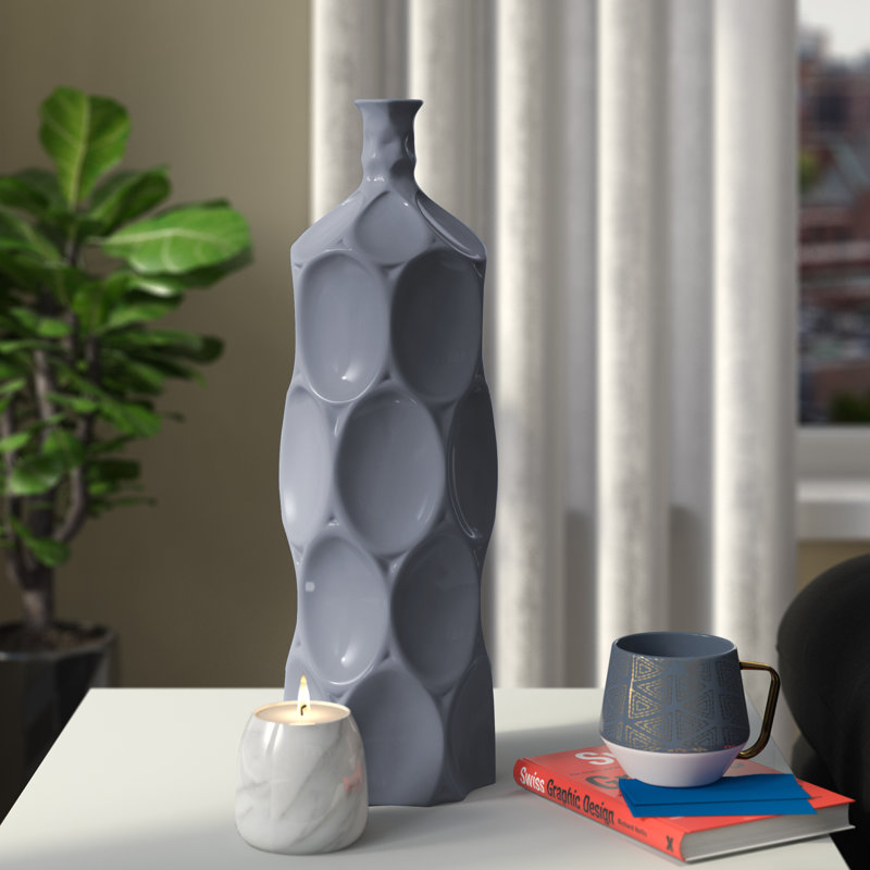 Vase de table 17,75 po Eaglin, H 17,78 po x l 4,75 po x p 4,75 po, Gris