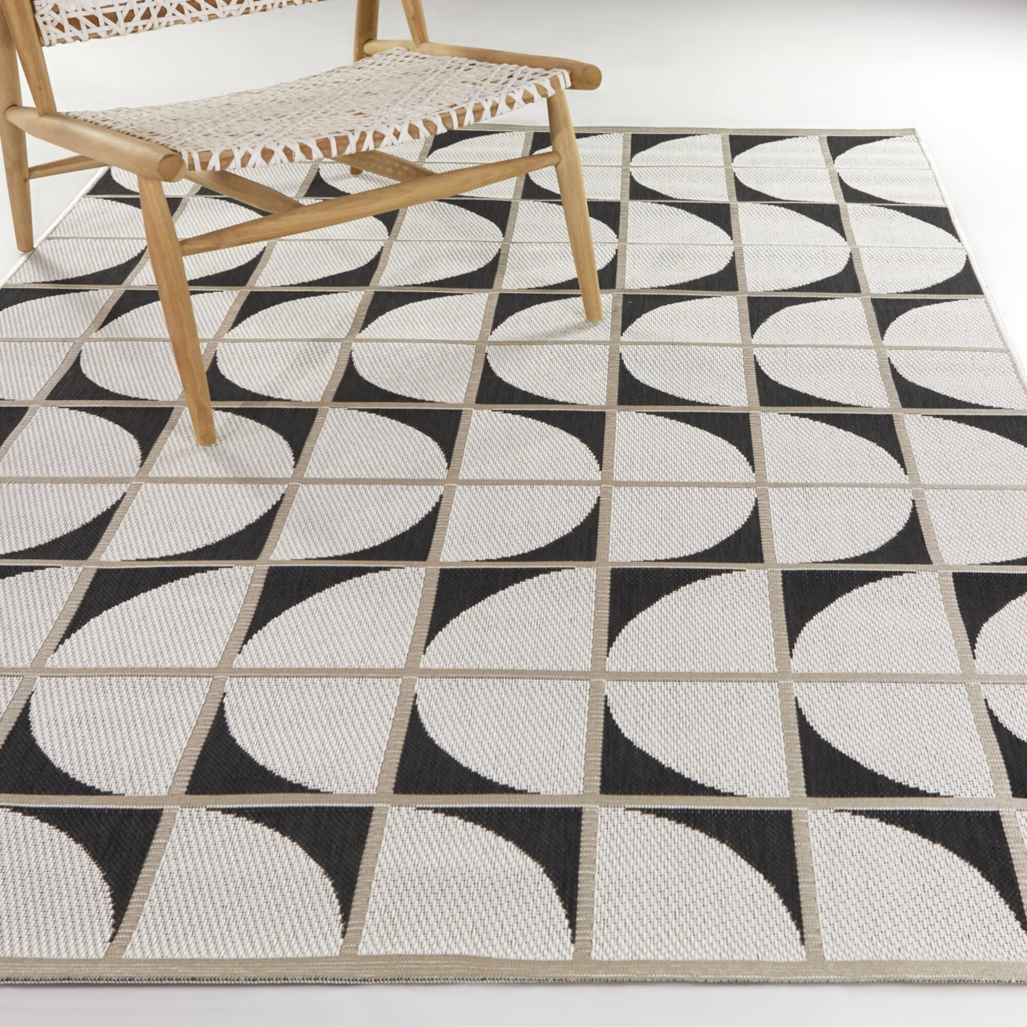 Charcoal Indoor/Outdoor Rug, Rectangle 7'10" x 10'
