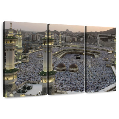 Adella Masjid Al Haram Kaaba