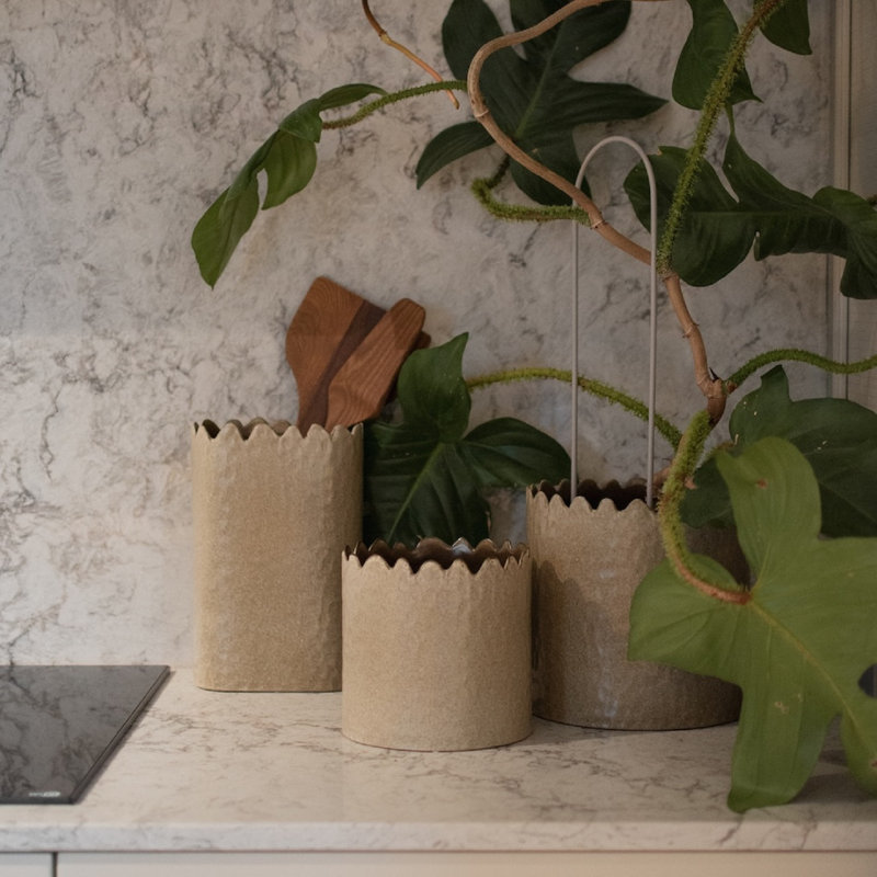 Vase fleuri beige