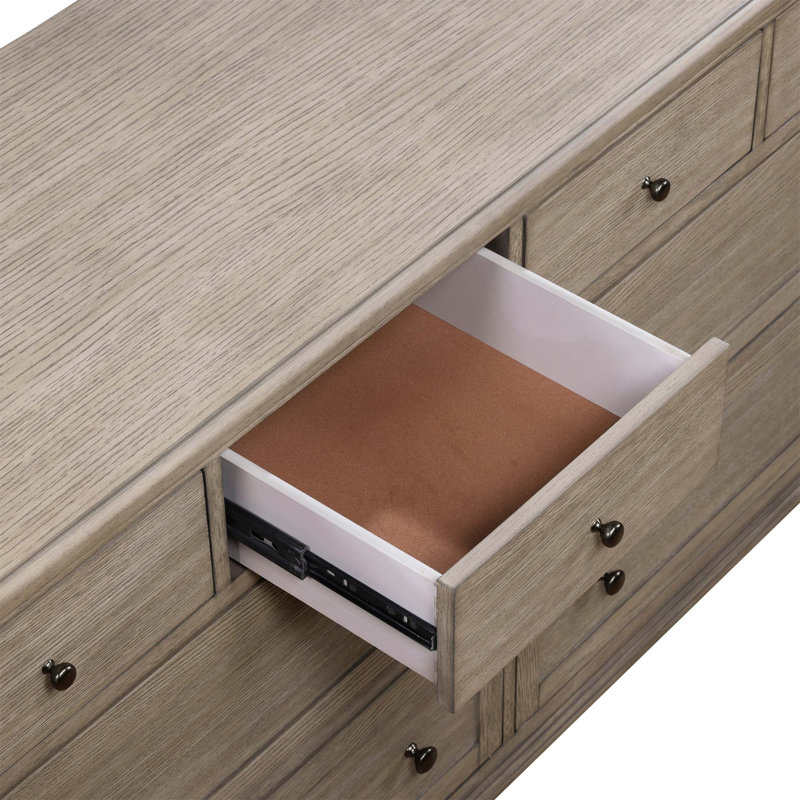 Commode classique 8 tiroirs en bois avec finition chêne gris et queue d'aronde pour un rangement élégant