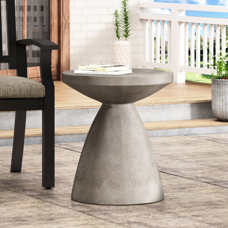 Mobilier d'extérieur moderne en béton léger - Caractéristiques de la table d'appoint au design simple