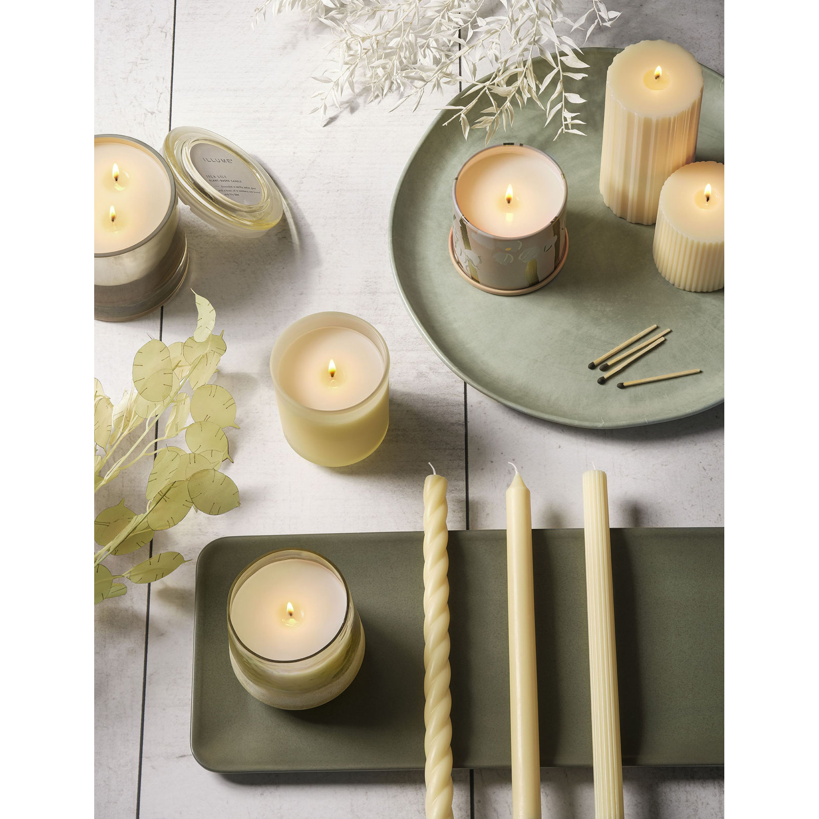ILLUME Beautifully Done Scented Jar Candle, Vanity Tin