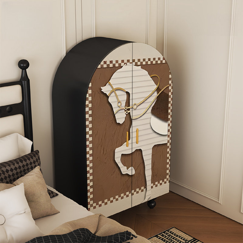 Armoire arquée avec tablettes et portes