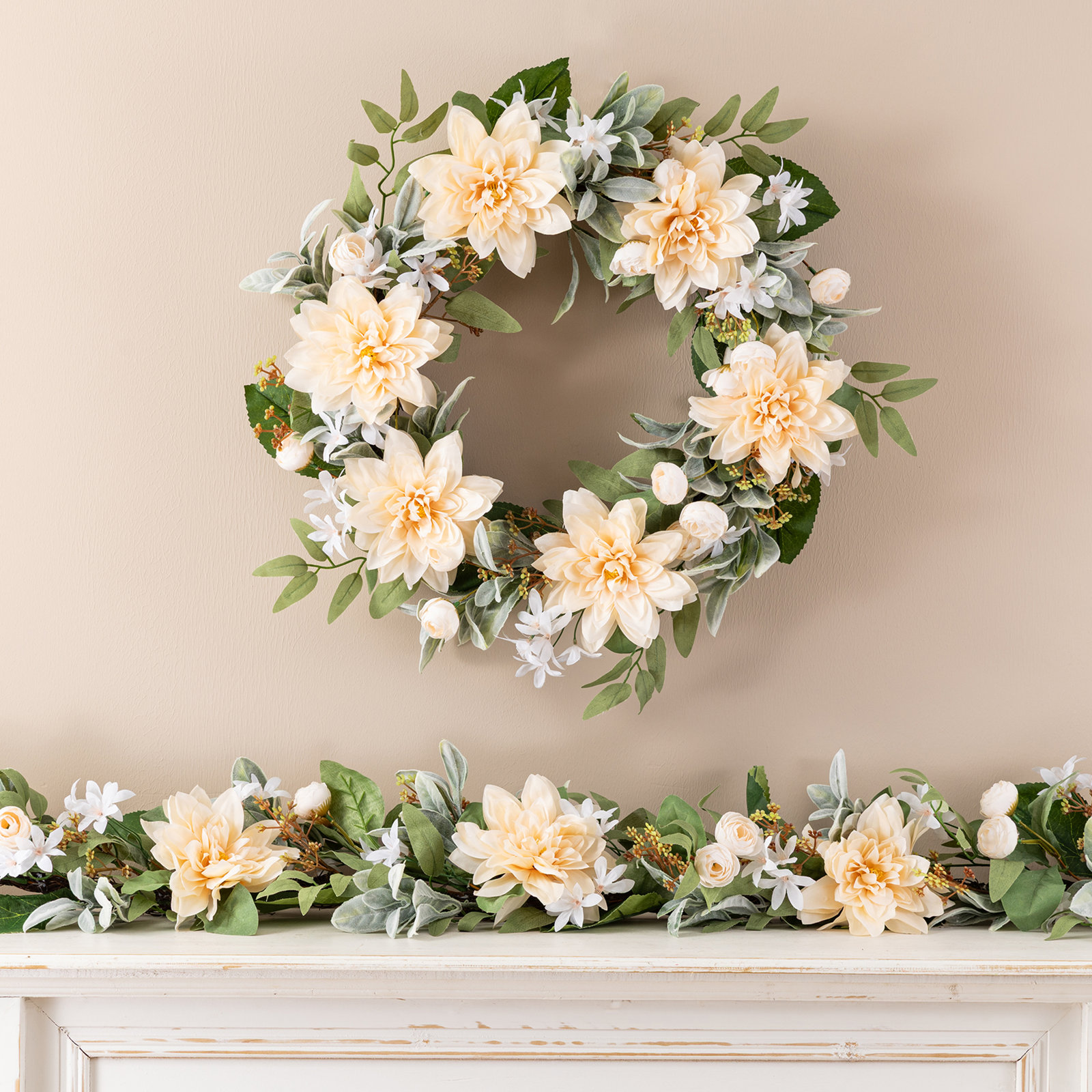 24" D Floral Wreath, Peach Dahlia