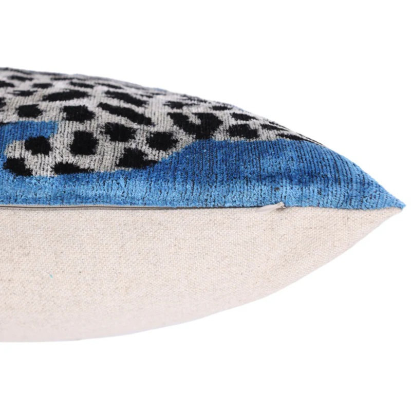 Coussin lombaire en soie de luxe avec imprimé animal audacieux 16 x 24