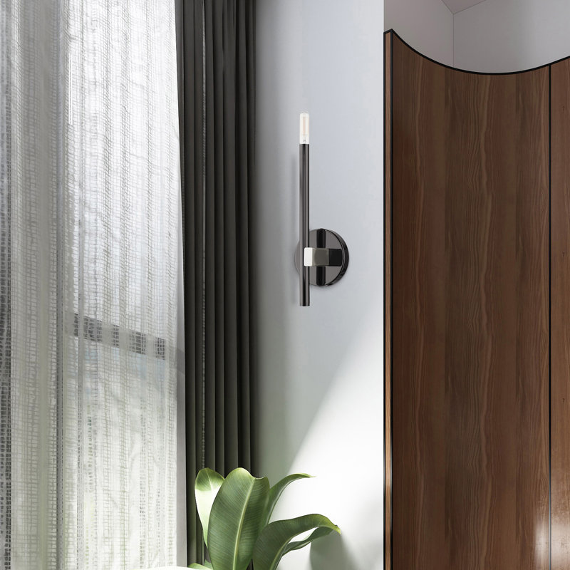 Emalie Wallchiere, Black Chrome