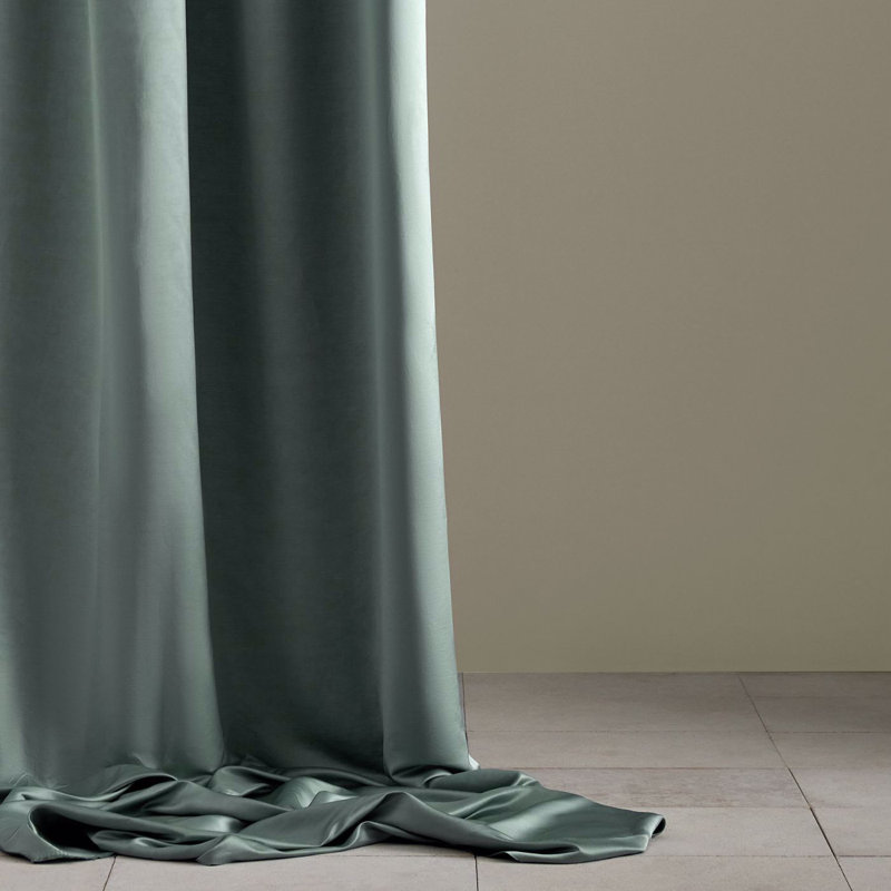 Amoret Performance, Wedgwood Blue
