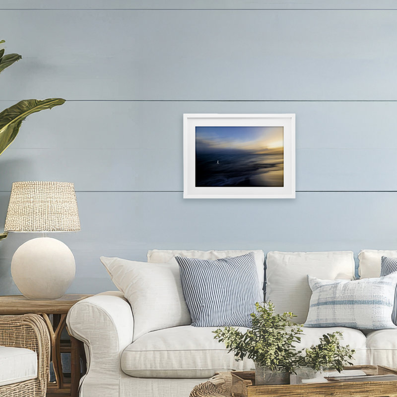 «Stormy Morning Seascape», reproduction encadrée sous verre, conception de Peter Dulis, H 14 po x l 20 po, Cadre blanc côtier